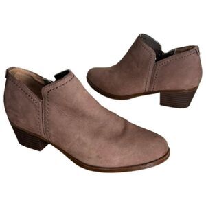 Naturalizer Zarie Ankle Booties 8 M Beige Taupe Leather Shoes Stacked Heel Nice!
